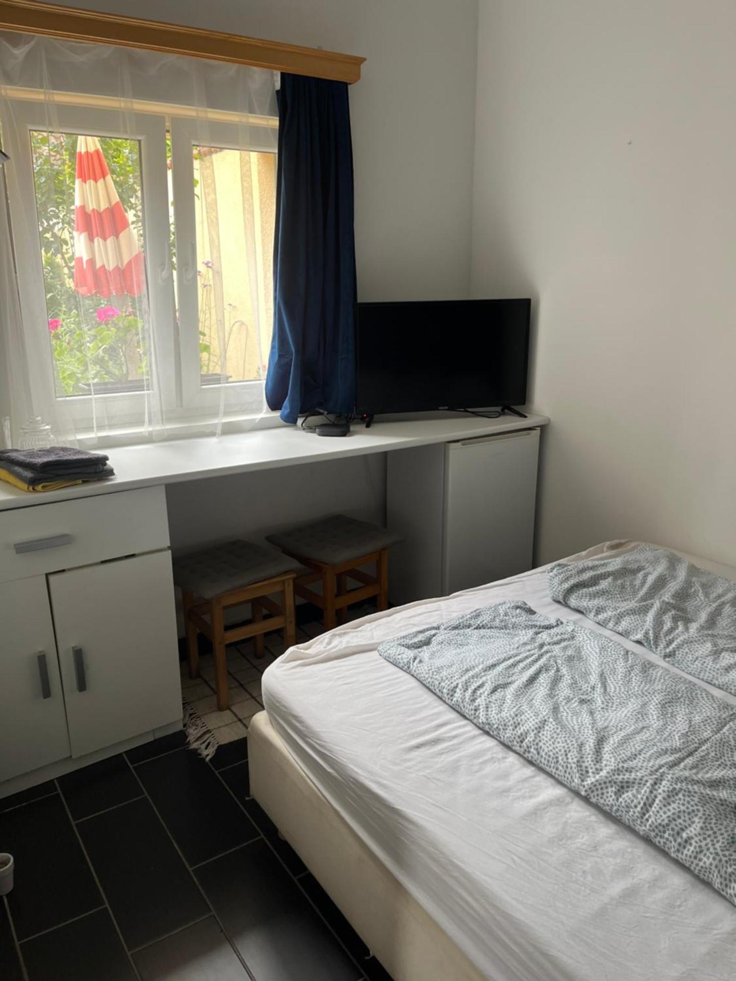 Kerti Franciaagyas Apartman Vác Exterior foto